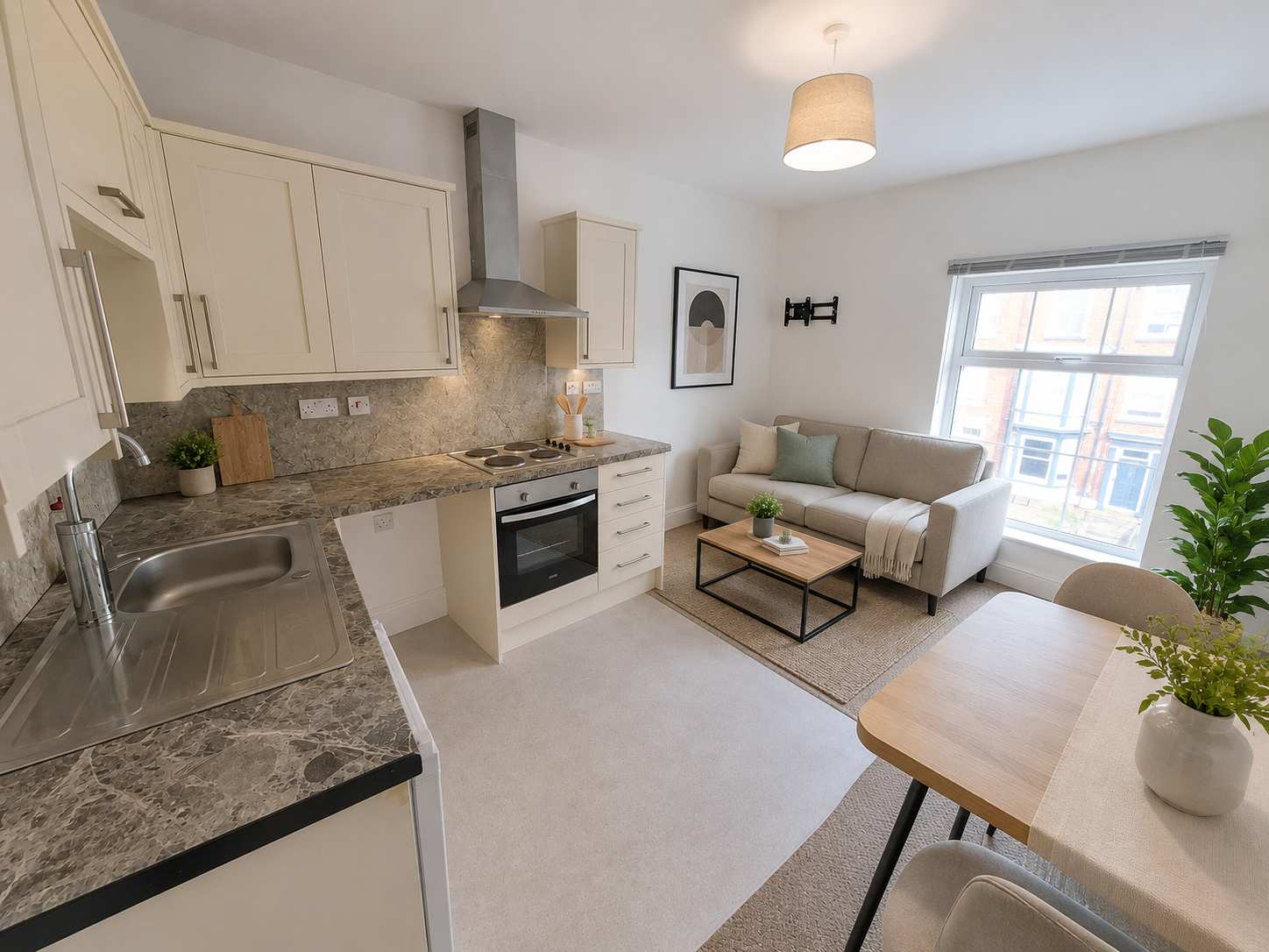 Bright, central, second-floor 1-bed flat, modern decor. image