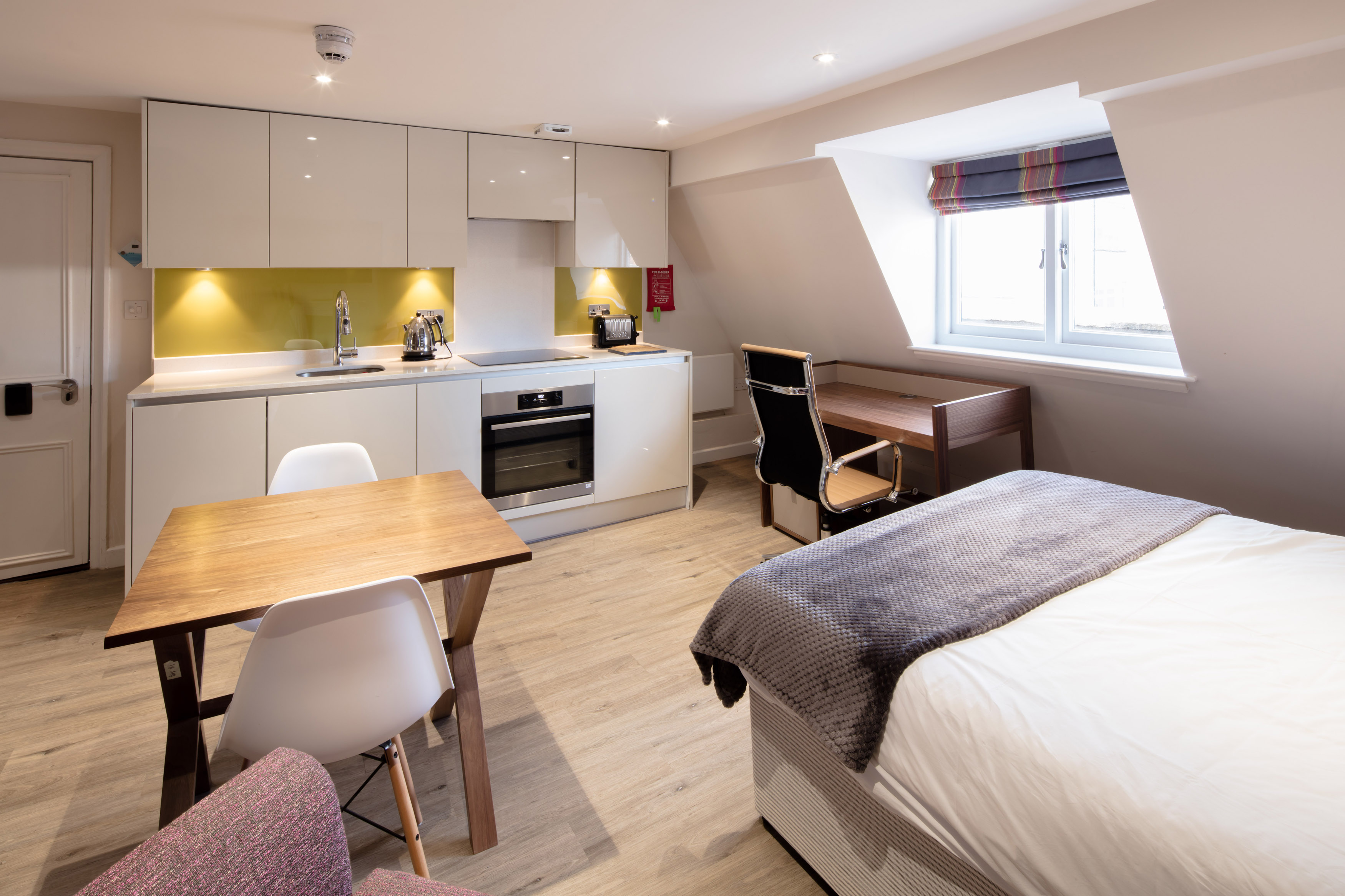 Flat 5, 15 Charlotte Street