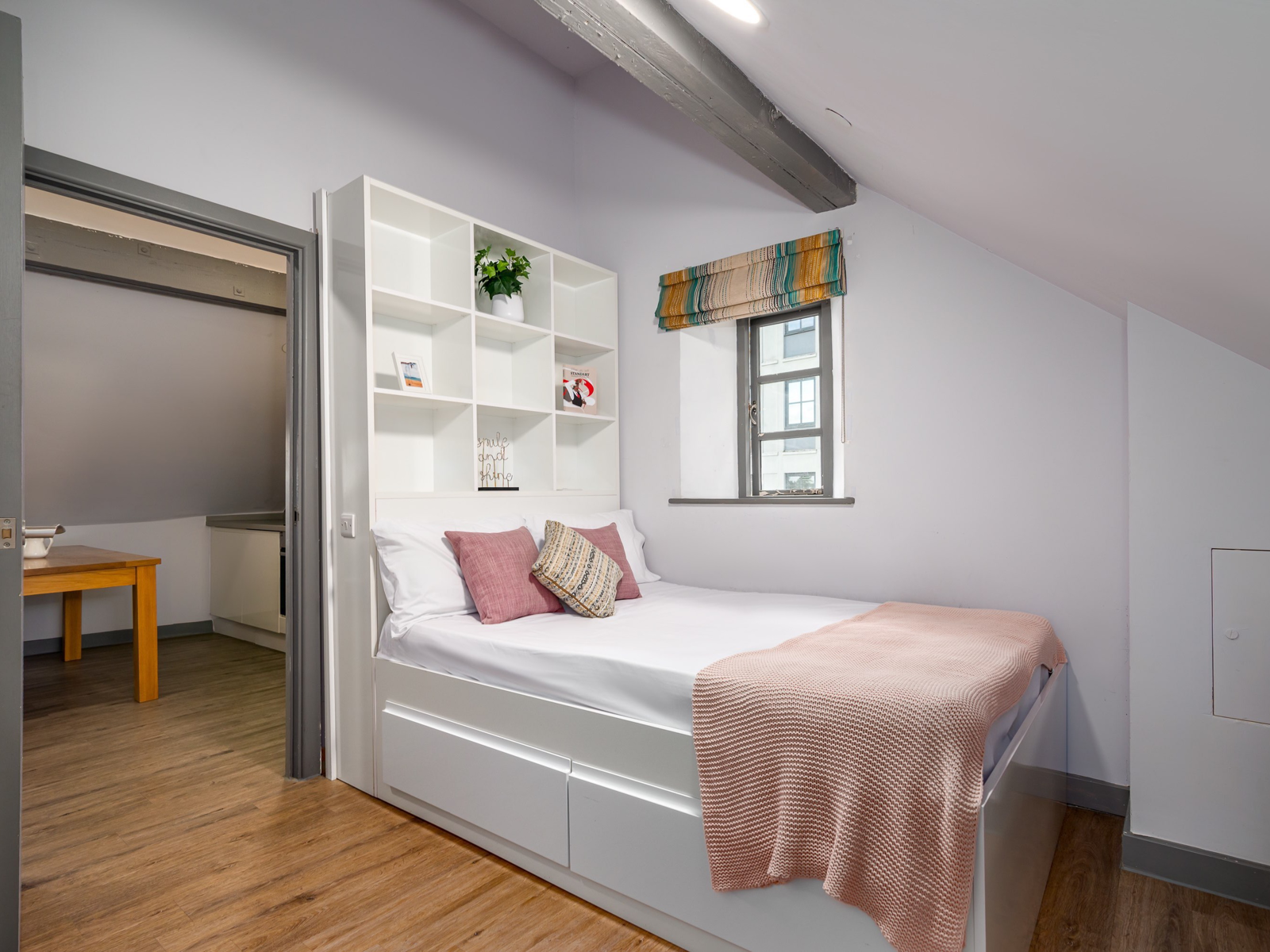 Flat 14, The Manor House
