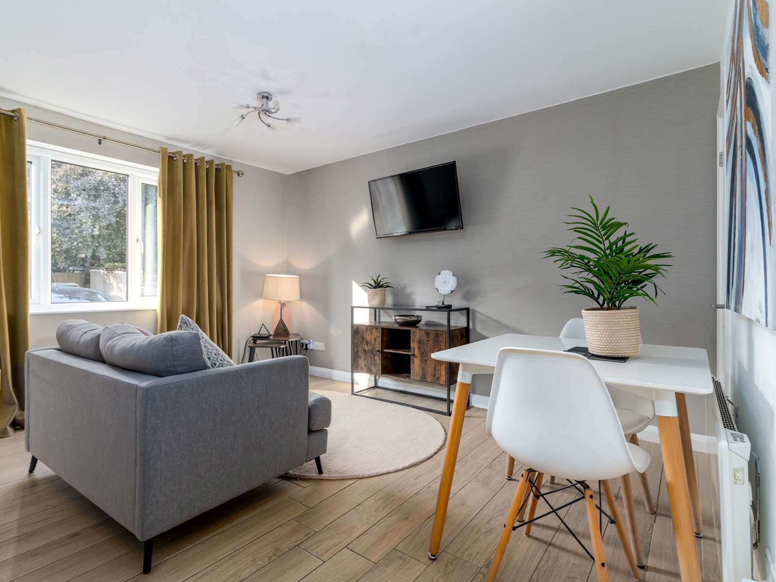 2 Alison Court, Apsley Road
