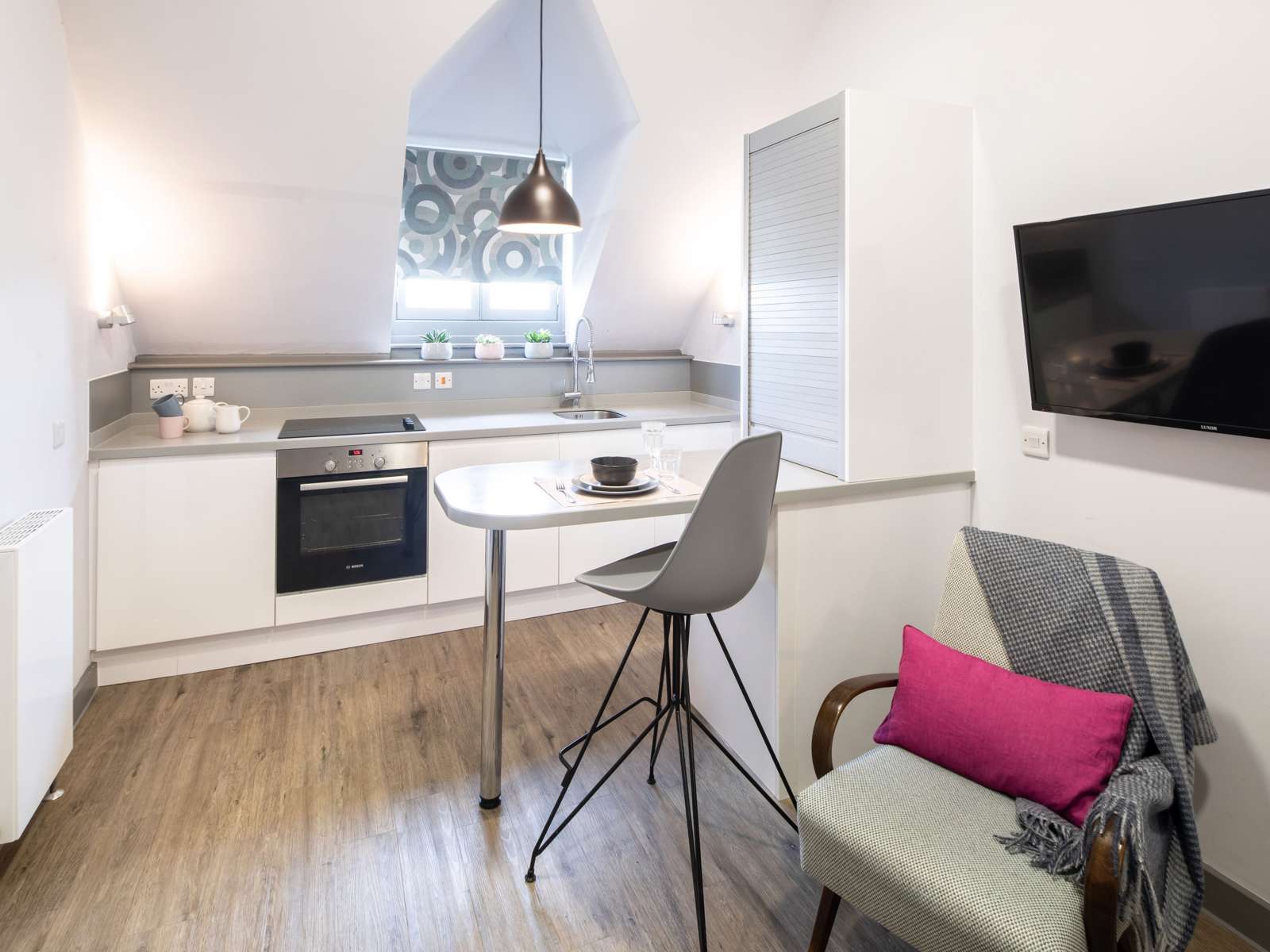 Flat 11, The Manor House