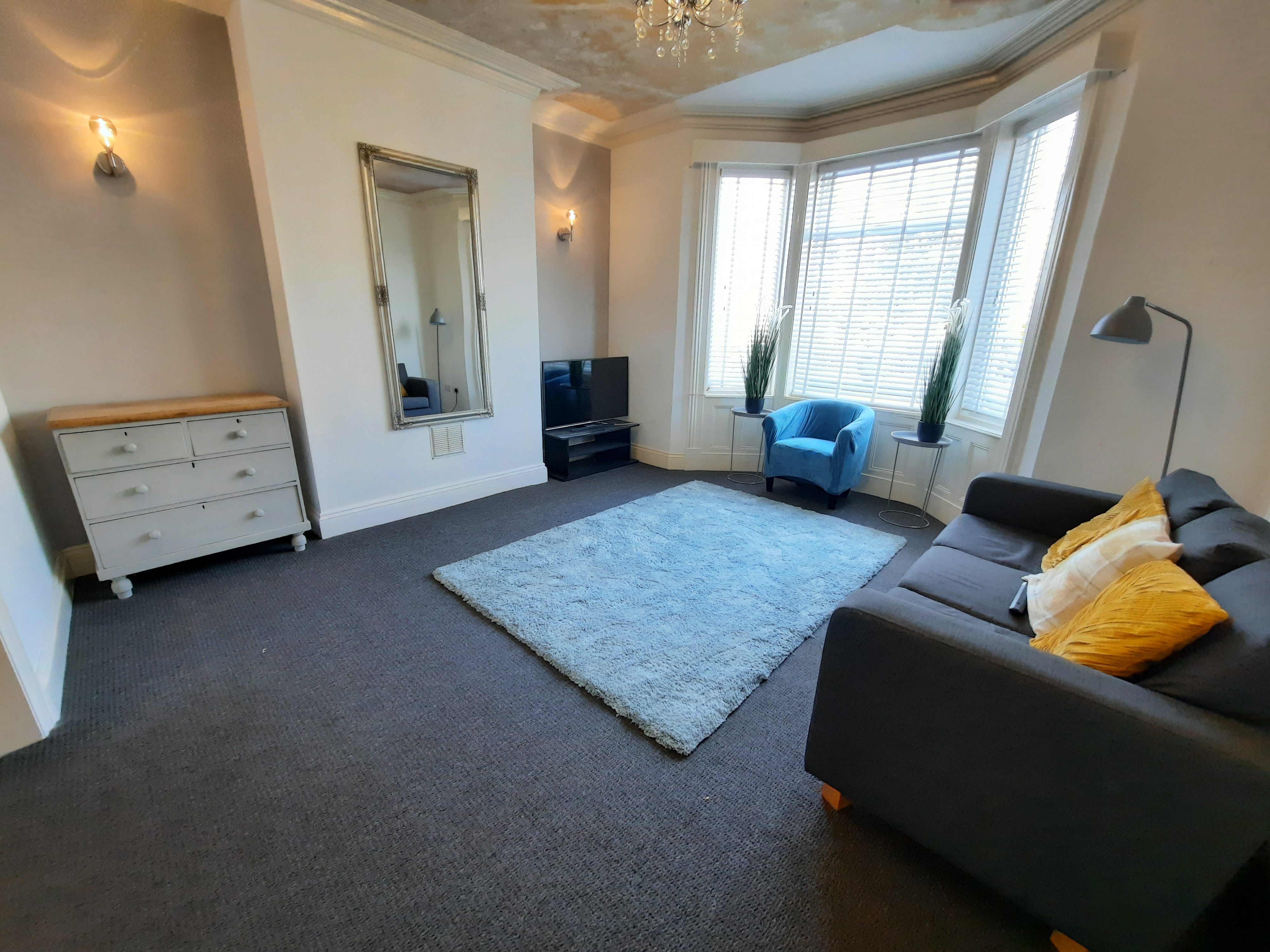 28 Trafalgar Square