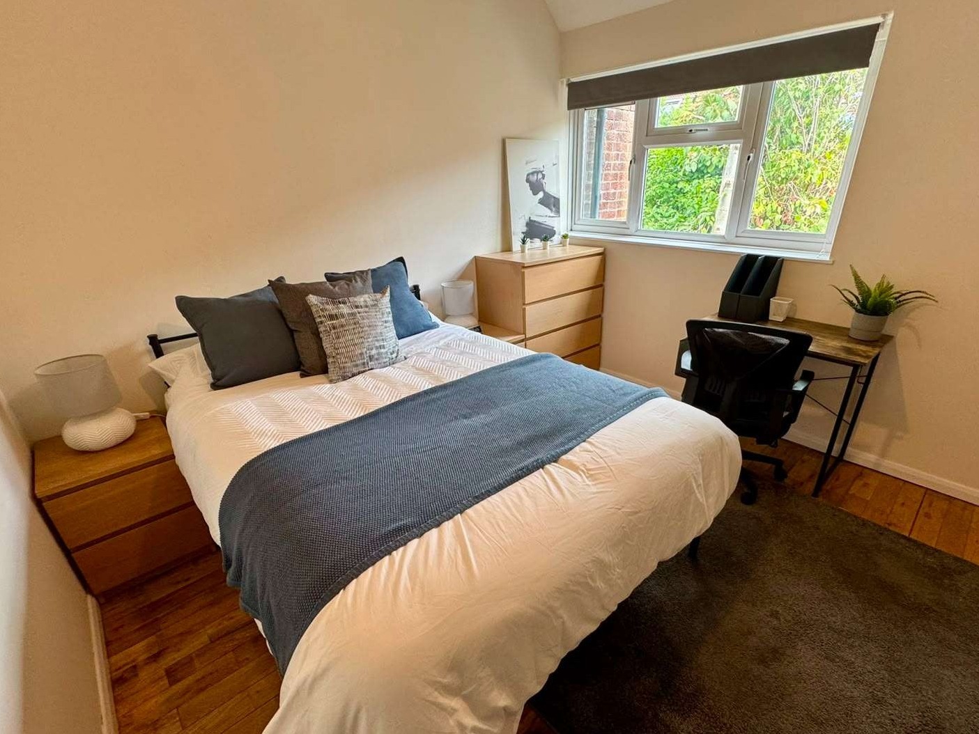 Newly Refurbished Property | 4 Rooms Available  image