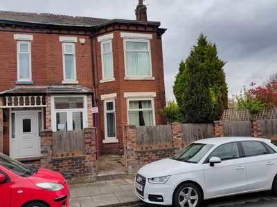 🏥 10 Min Walk to Salford Royal | 5-Bed Houseshare image