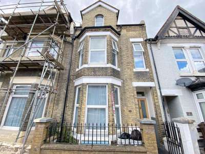 Double Room with Kitchenette Available in Gillingham image