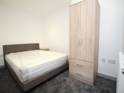 1-Bed Apartment – Hull City Centre – Bills Included image