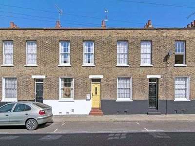 A Vibrant Houseshare for Rent in London image
