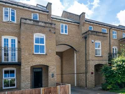 Brand New Luxury Studio Room in Great Ashby image