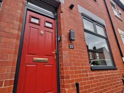 CLOSE TO MEDIA CITY | JUST 4 ROOMS | A WISE OWL HOME 🦉 image