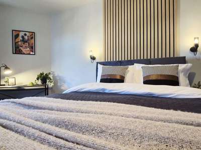 SPACIOUS EN-SUITE LIVING CLOSE TO WIGAN | A WISE OWL HOME 🦉 image