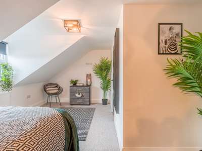 Fantastic en-suite room in Hoylake  image