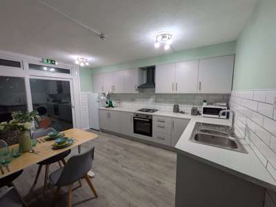 Saxonbury Close image