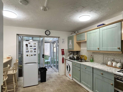 Dunraven Avenue image