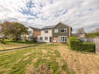 OX Living is proud to present this high-quality 11-bedroom co-living property, perfect for working professionals looking for stylish, stress-free living. image