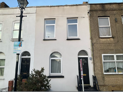 Double Room to rent in Gillingham image