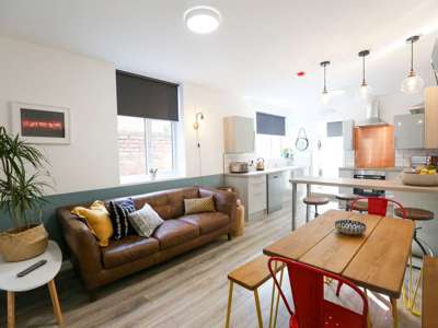 🔥 7 Bed All Ensuite Proffessional HMO image