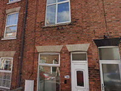 Flat B (Middle), 77 Commercial Road image