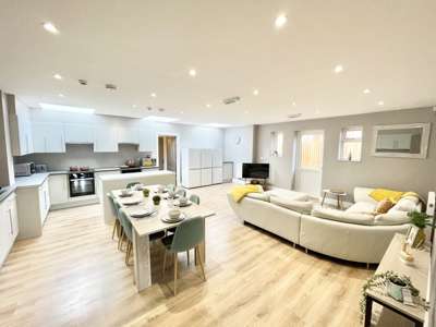 Winstre Road image