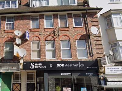 19B Finchley Lane, NW4 1BN image