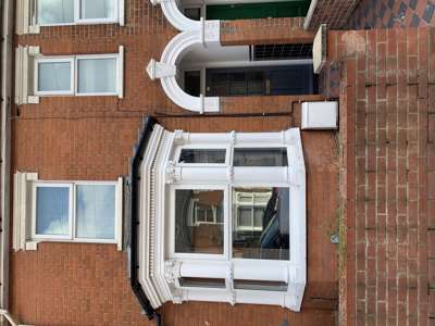 Charming 5-Bedroom House – Ideal for Professionals- Oxford Road  image
