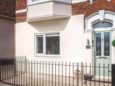 Groundwell Road image