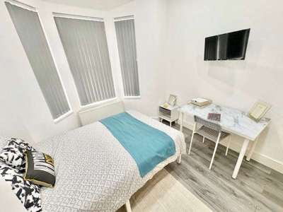🔥 Luxury En-Suite Rooms Available – Coventry 🔥 image