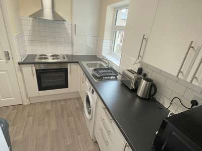 Knutsford Road image