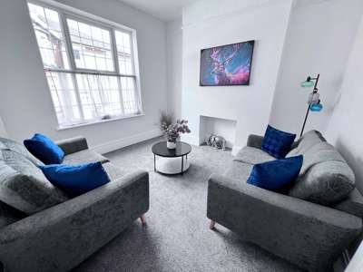 Luxury double, ensuite with private Kitchenette. image