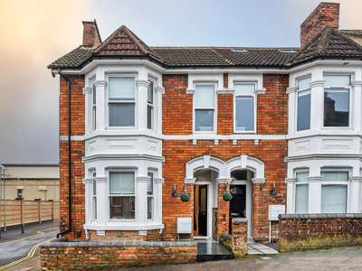 6 Bed, 4 Studio, all en-suite HMO image