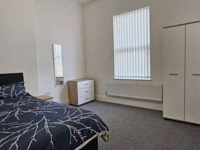 Lovely 6 Bed House In Wallasey - All En Suites! image