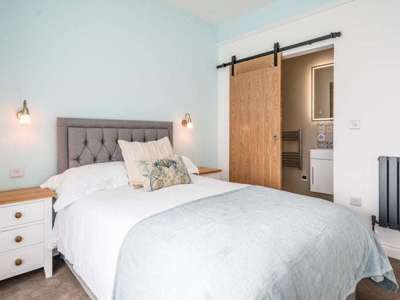 Beautiful En-Suite Rooms, Central Leiston, Parking, Available from 20th July image