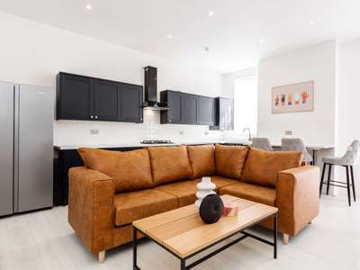 Aigburth Road image