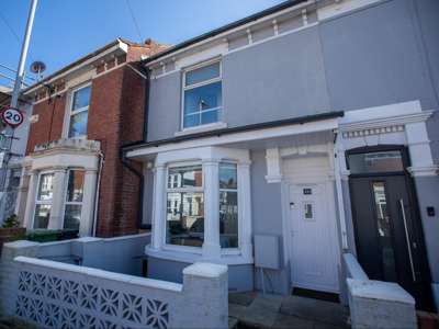 Queens Road image