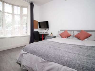 Room in a Shared House, Elba Crescent image