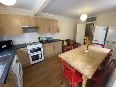 Hythe Road image