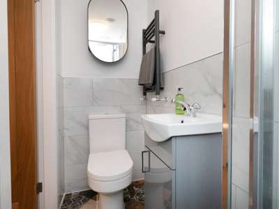 6 Bed Student House, Available for 24/25 Academic Year! image