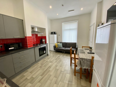 Newly Refurbished House - Great Location image