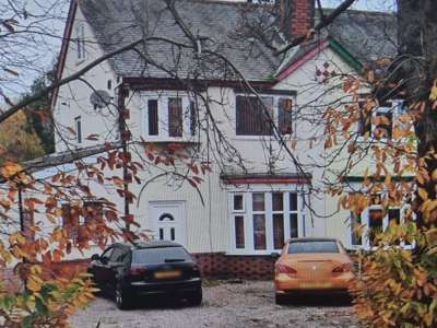 Double En-Suite Room ALL BILLS INCLUDED image