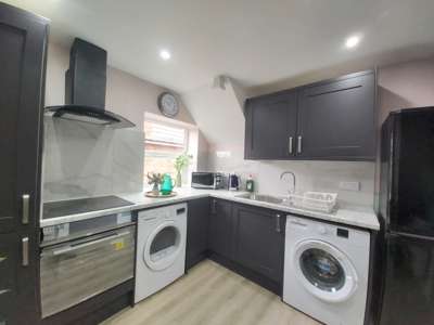 Flat 2, 76 Cannon Hill Lane image