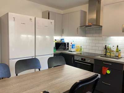 Beautiful 6 Bedroom apartment located in the town centre of Lancaster image