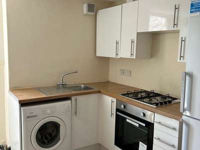 Flat B, Bath Road 8 image