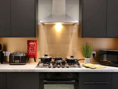 🏡 Brand New 5 Bedroom House Share – Oakes Street, WF2 image