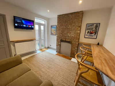 Oatlands Road image