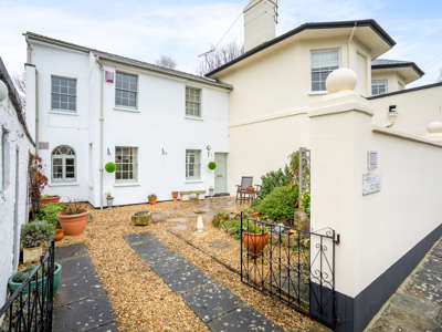 Beautiful 2 Bedroom Cottage image