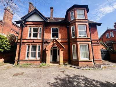 Stunning student house share on Westerfield Road opposite Christchurch Park image