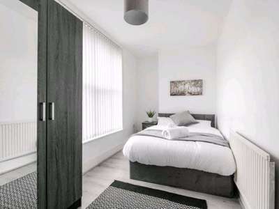 Oakfield Road image
