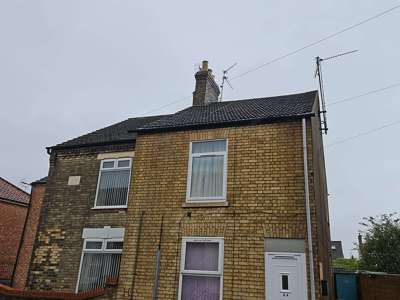 First floor one bed flat near to town image