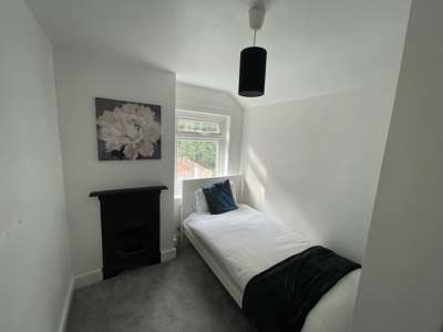 Newly Renovated Co-living Home | No deposit  image