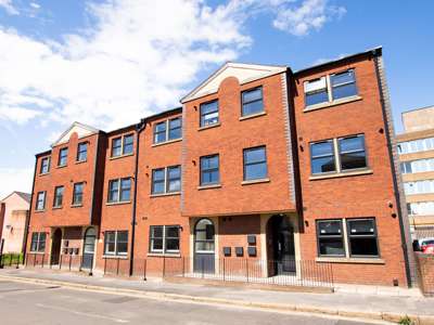 Macklin Street image