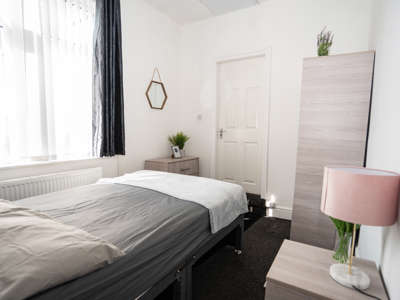 A Brilliant House Share share for Rent in Stoke-on-Trent image